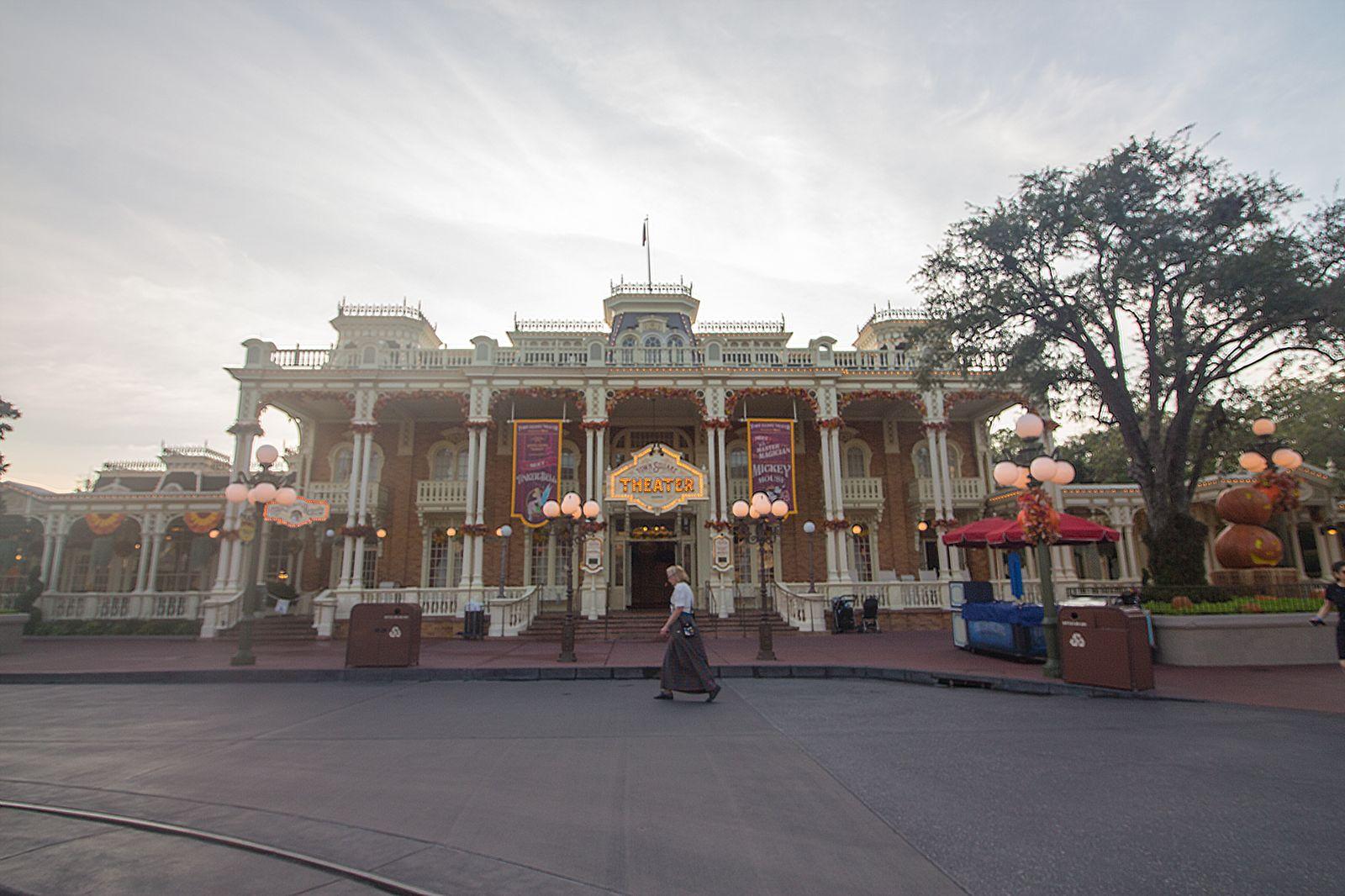 Town Square Theater