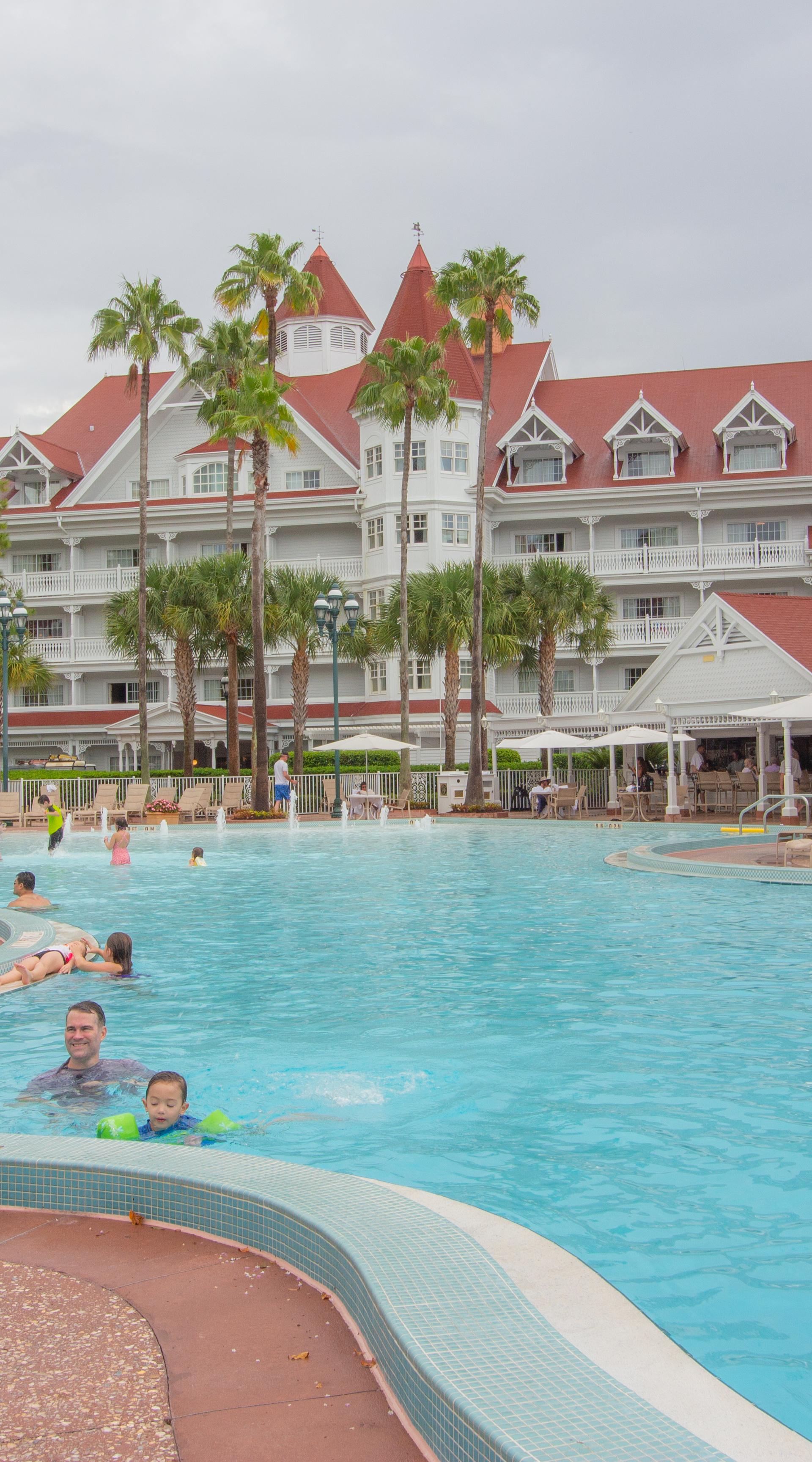 Courtyard Pool Bar