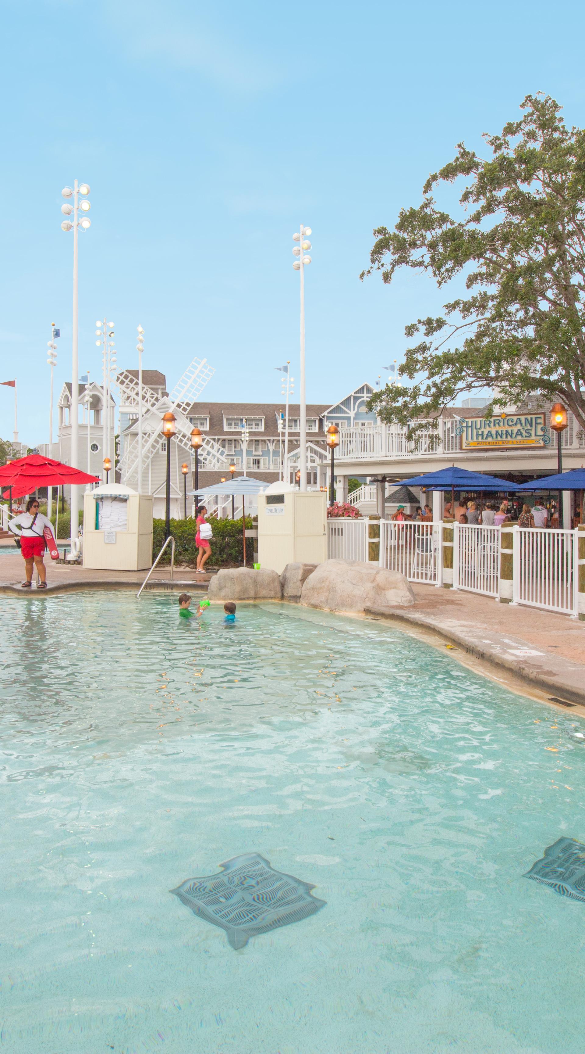 Hurricane Hanna's Waterside Bar & Grill