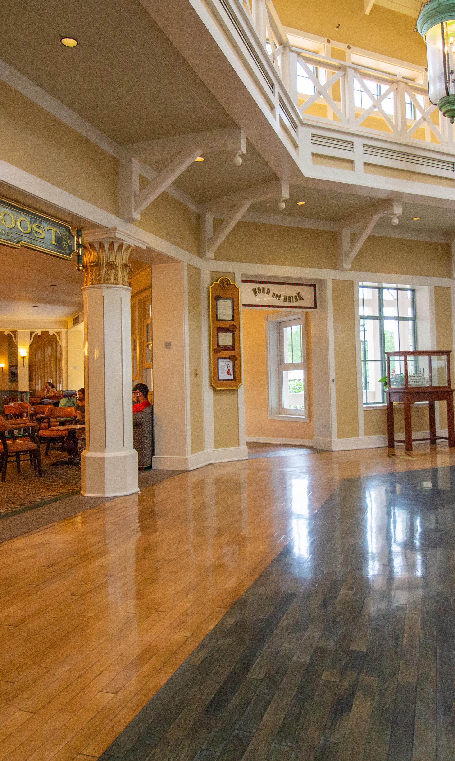 River Roost Lounge