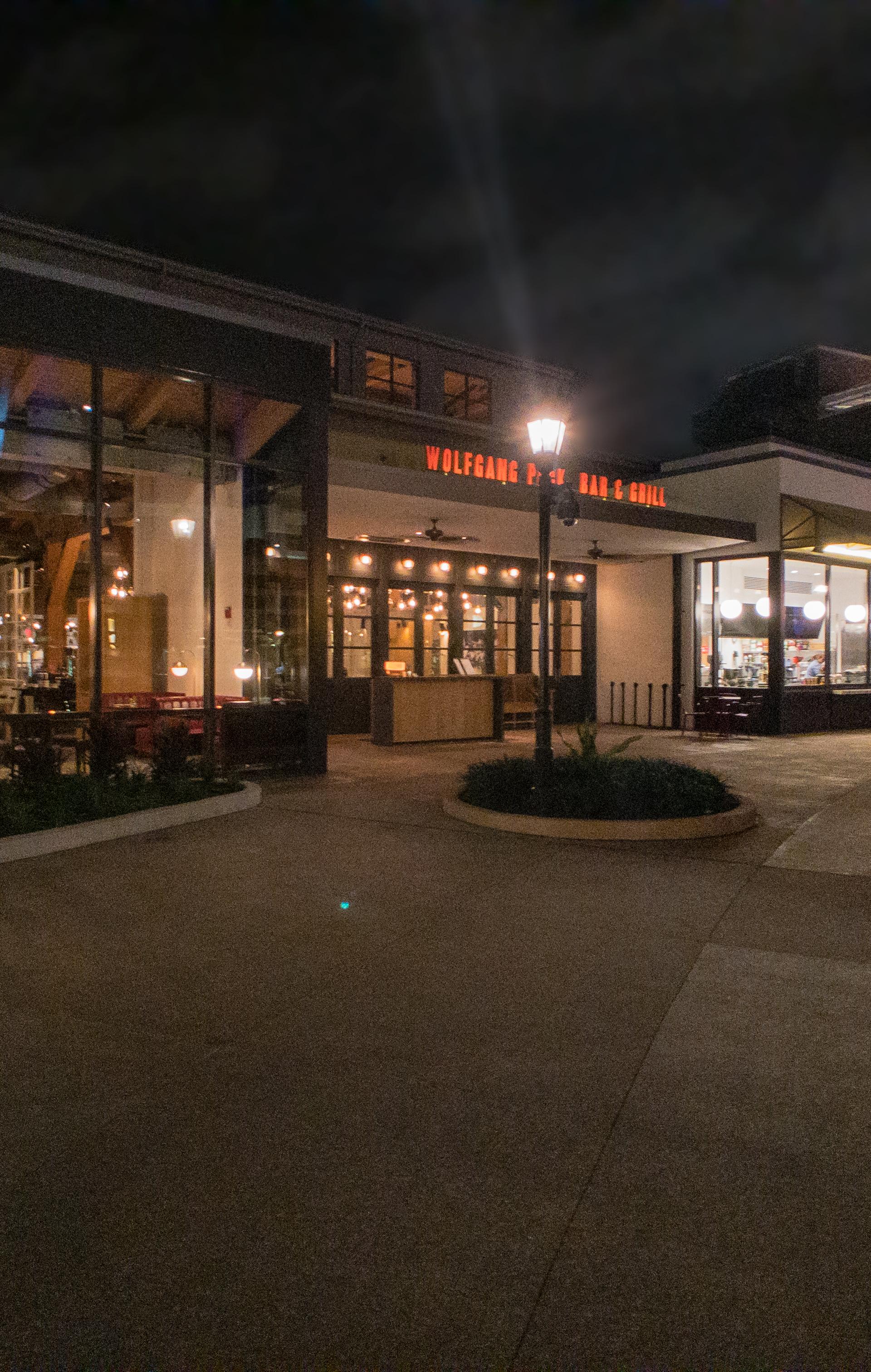 Wolfgang Puck Bar & Grill